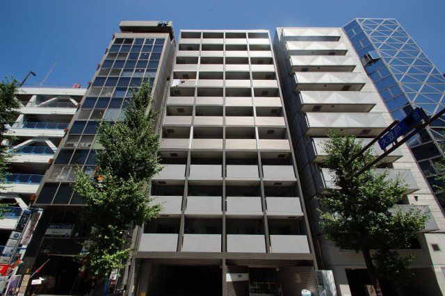 【建物外観】　新横浜駅徒歩5分のマンションです。