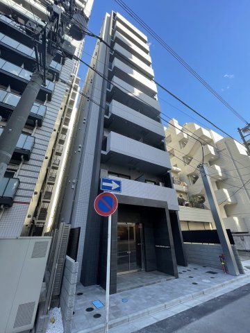 【建物外観】　東海道線「川崎駅」徒歩8分の新築マンションです。