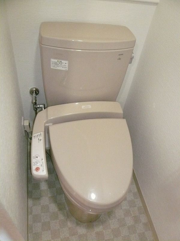 【トイレ】　温水便座付トイレ