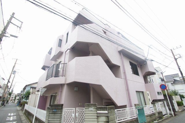 【建物外観】　京浜東北線「川崎駅」徒歩20分のマンションです。