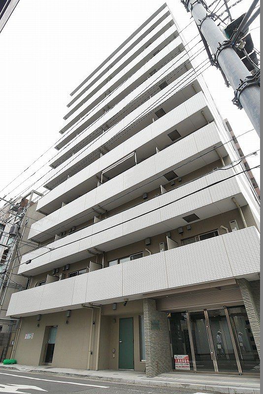 【建物外観】　阪東橋駅徒歩3分のマンションです