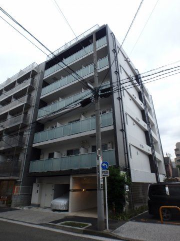 【建物外観】　矢口渡駅徒歩４分の駅近マンションです。
