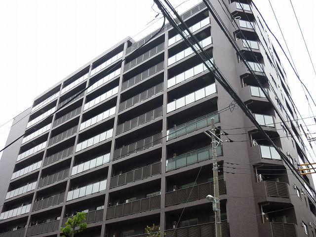 【建物外観】　新横浜駅徒歩圏内のマンションです。