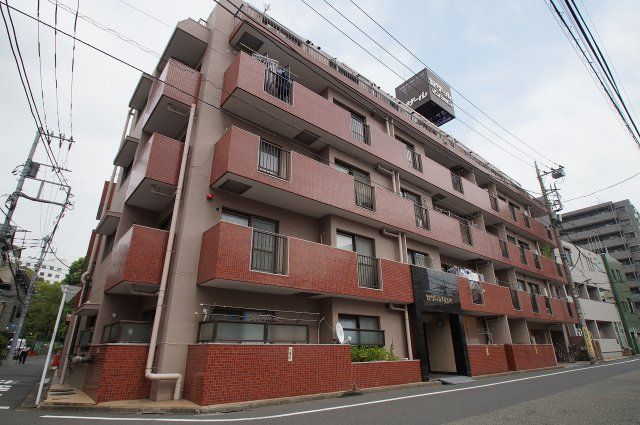 【建物外観】　京急本線「平和島駅」徒歩5分のエキチカマンションです。
