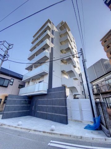 【建物外観】　西横浜駅徒歩7分のマンションです。